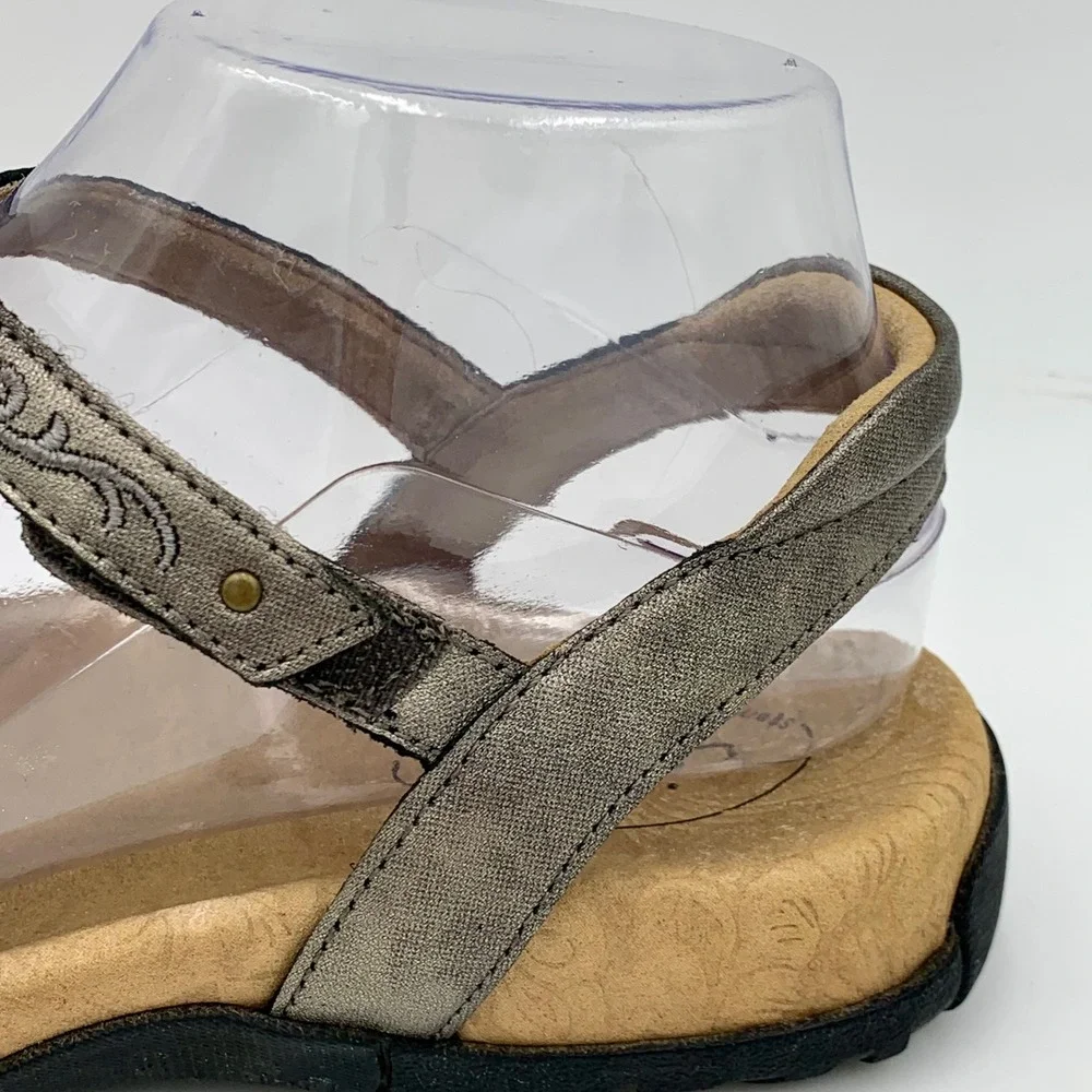 Taos Award Sandal Silver Pewter Leather Studded Women 7 Comfort Arch Support - Picture 4 of 11